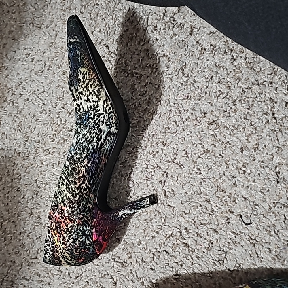 Ladies' J. RENEE Pumps - Picture 2 of 4